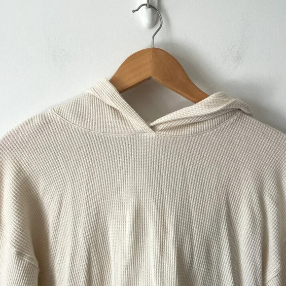 Aritzia The Group by Babaton Thermal Hooded Longsleeve Pullover Cream Small - Picture 3 of 6